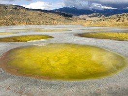 Obsah minerál z nj dlá nejbohatí jezero na Zemi. Kdy se v lét voda z...