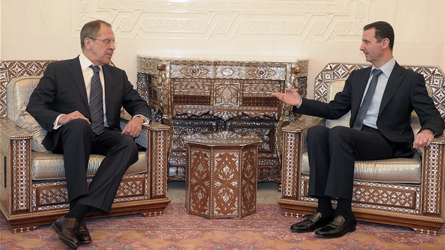f rusk diplomacie Sergej Lavrov (vlevo) a prezident Srie Bar Asad (7. nora 2012)