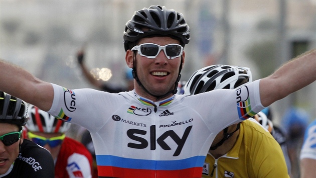 PRVNÍ DUHOVÉ VÍTZSTVÍ. Mistr svta Mark Cavendish vyhrál tetí etapu závodu