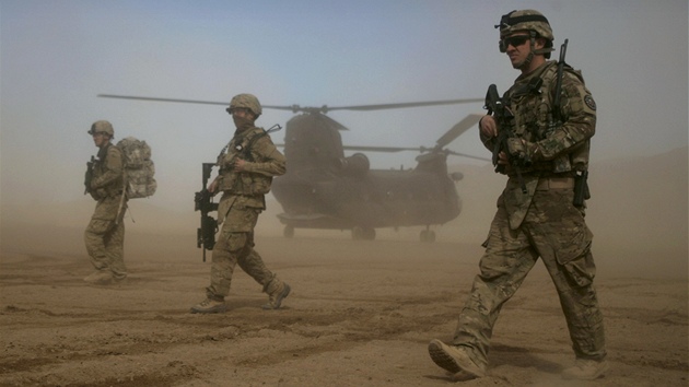 Američtí vojáci nedaleko afghánského hlavního města Kábul (28. ledna 2012)
