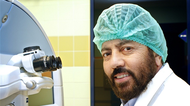 Niaz Ali, pákistánský oční chirurg 