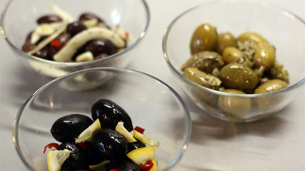 Marinované olivy, na ti rzné zpsoby.