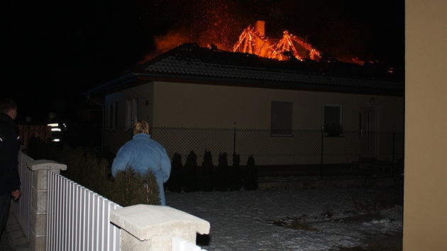 Poár domu v obci Roudné u eských Budjovic. 