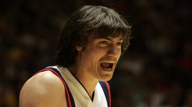 V NEJSLAVNJÍCH CHVÍLÍCH. Adam Morrison v dresu  univerzity Gonzaga.