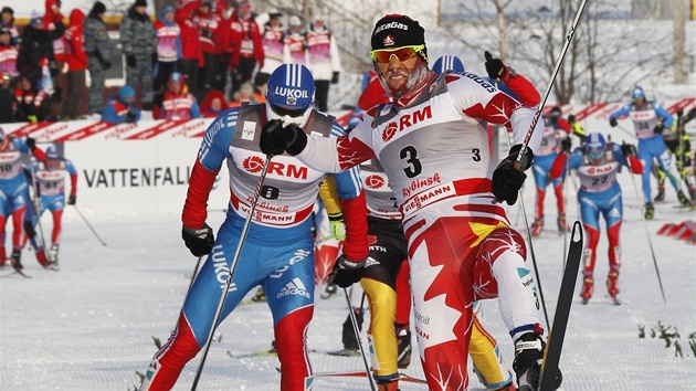 CL JE BLZKO. Kanadsk bka Devon Kershaw dobh na prvnm mst v zvodu na 15 km voln v Rybinsku.