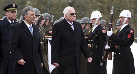 Turecký prezident Abdullah Gül a jeho eský protjek Václav Klaus v Ankae