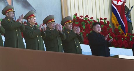 Severokorejský vládce Kim ong-un jde zejm ve lépjích svého otce a nevzdal se pracovních tábor. Dokonce nkteré roziuje. Jedním z dvod mohou být istky uvnit strany (ilustraní foto)