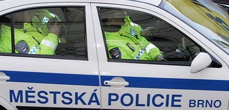 Inspekce brnnské mstské policie se zastala Slováka, kterému stráníci uloili neprávem pokutu. Mu tvrdí, e formulá s oznámením o pestupku upravili ve svj prospch (ilustraní snímek).