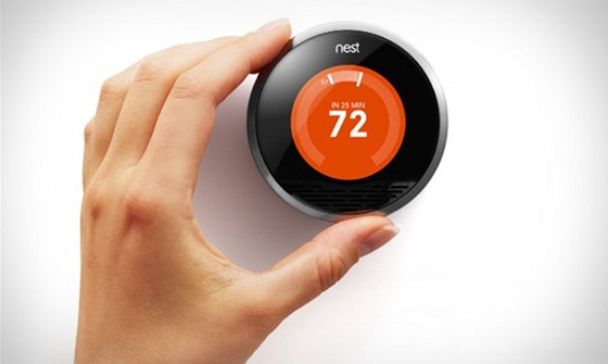 Chytrý termostat NEST je typickým pedstavitelem tzv. Internetu vcí.
