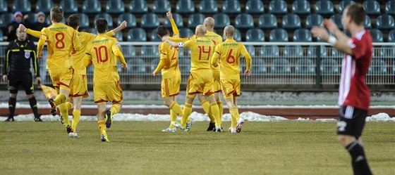 Radost fotbalist Dukly po tref Malého v úvodním utkání ligového jara, Dukla