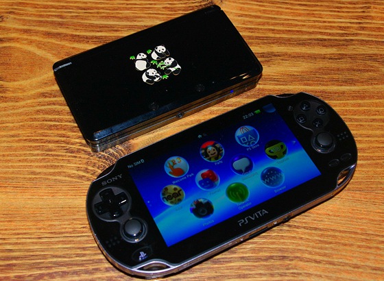 Dole PS Vita, nahoe zavené 3DS od Nintenda