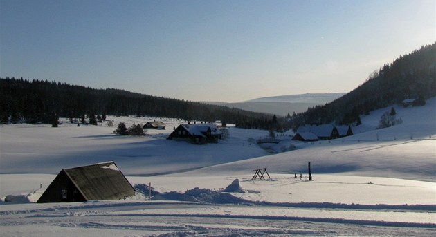 Mrazivé ráno v osad� Jizerka.