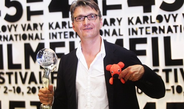 MFFKV 2010 - re�isér Jan Sv�rák s cenou za film Kuky se vrací