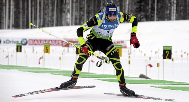 VÍT�Z. Francouzský biatlonista Martin Fourcade si jede ve Finsku pro první