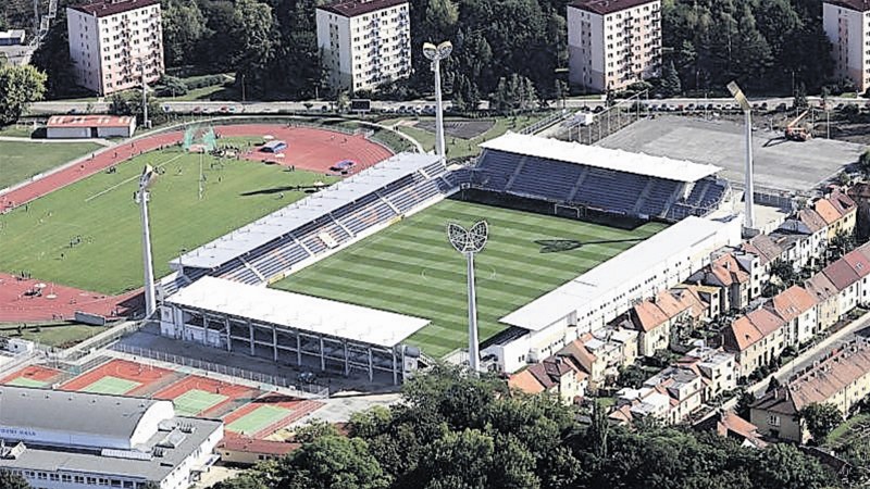 Stadion, který Uherské Hradi�t� pronajímá za symbolickou �ástku fotbalovému