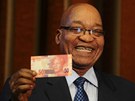 Prezident JAR Jacob Zuma padesátirandovou bankovku s podobiznou Nelsona