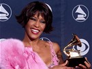 Whitney Houston s cenou Grammy v roce 2000.