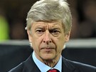 STAROSTI. Arsene Wenger sleduje výkon svého Arsenalu v osmifinále Ligy mistr