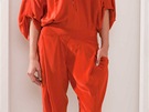 Oranžové kalhoty volného střihu z předjarní kolekce zn. Barbara Bui