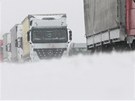 Snhov jazyky a uvzl kamiony uzavely dopravu na silnici I/35 mezi Litomyl