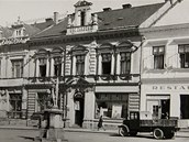 Budova zlony na nmst Mru ve Zln na snmku z roku 1942