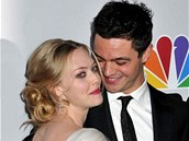 Amanda Seyfriedová a Dominic Cooper
