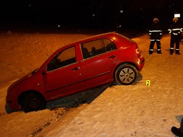 Fabia pejela nstupit a skonila a na kolejch. 