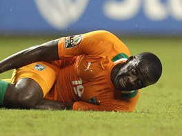 SLON NA ZEMI. Yaya Touré z Pobeí slonoviny skonil po jednom ze souboj ve