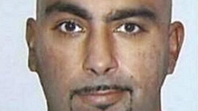 Antonín Sinu se po pl roce vrátil z Anglie a vydal se policii, která ho