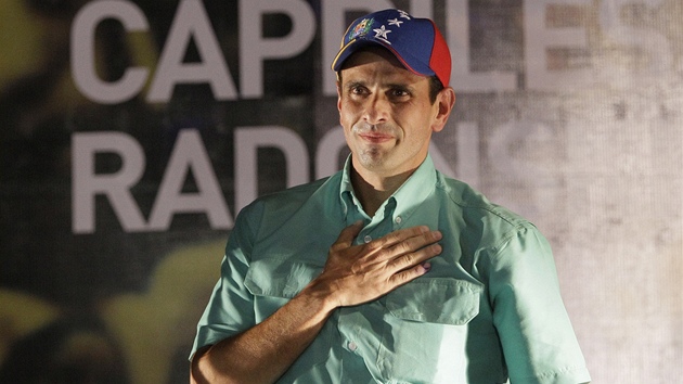 Guvernér jihoamerického státu Miranda Henrique Capriles po svém vítzství v