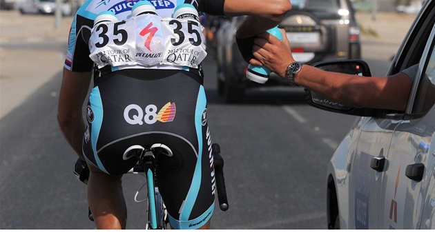 SPOLEHLIVÝ NOSI� VODY. Cyklista Franti�ek Rabo� na za�átku roku pracoval na t�i