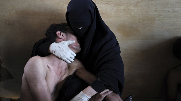 Vítzný snímek World Press Photo 2011: Samuel Aranda a jeho pohled na nepokoje...