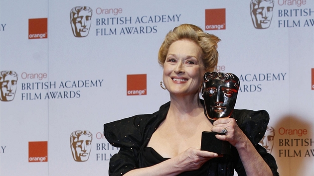 Britské ceny BAFTA - Meryl Streepová s cenou za eleznou lady (Londýn, 12.