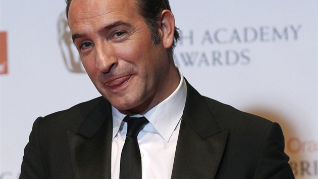Britské ceny BAFTA - herec Jean Dujardin z filmu Umlec s cenou pro nejlepího...