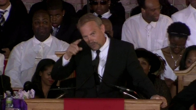 Herec Kevin Costner pronáí na pohbu Whitney Houston smutení e (Newark, 18.