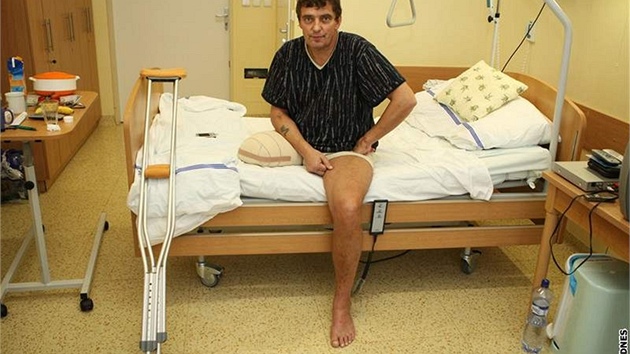 Vleka Pavel tangler po amputaci nohy, kterou mu rozdrtila fréza rolby.