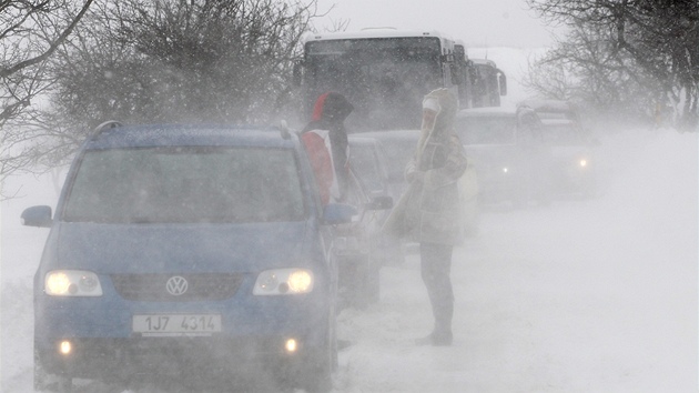 Sn�hov� kalamita v P��sece na Havl��kobrodsku (16. �nora 2012).