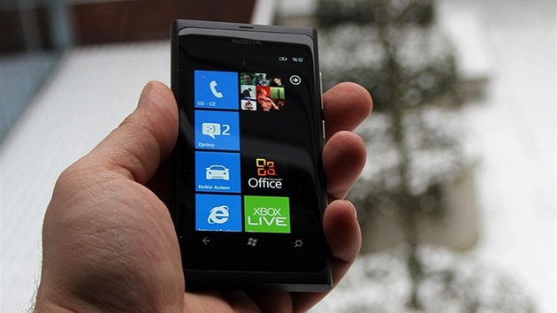 Nokia Lumia 800 je ve Finsku prodejním hitem