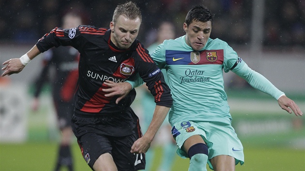 Michal Kadlec byl u toho, kdy Barcelona v prvním zápase porazila Leverkusen.