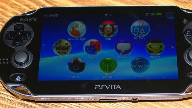 Nová herní konzole PS Vita od SONY. Oproti trendm posledních let je to...