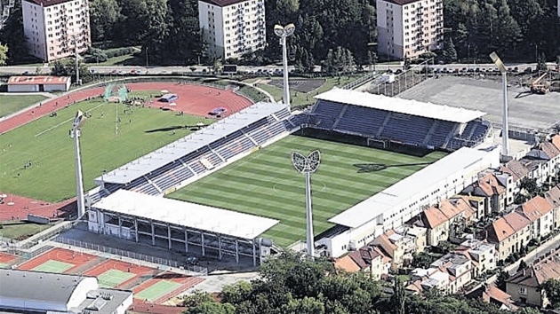 Stadion, který Uherské Hradit pronajímá za symbolickou ástku fotbalovému