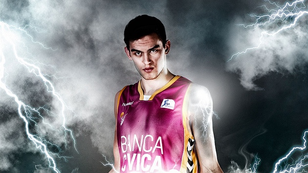 ESKÝ HROMOVLÁDCE. Tomá Satoranský nedávno zmnil dres. Ne, e by pestoupil