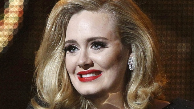 Adele na udílení cen Grammy (12. února 2012) 