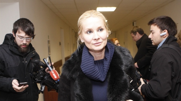 Renáta Řepková u rozvodového soudu (13. února 2012)