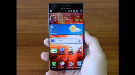 Samsung prý chystá smartphone s displejem a k okrajm (ilustraní foto)
