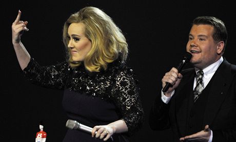 Adele na udílení Brit Awards (21. února 2012)