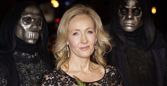 J. K. Rowlingová na premiéře filmu Harry Potter a Relikvie smrti - část 1...