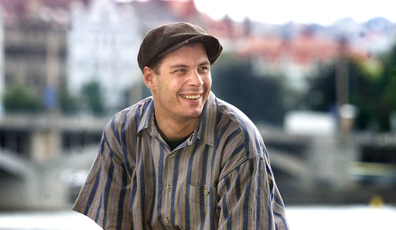 Jeden z mála portrétů výtvarníka Romana Týce je z července 2003.