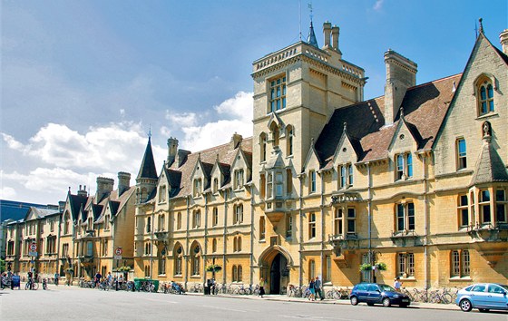 Oxfordské univerzity absoloventky