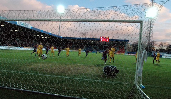 PLZE VEDE. Kapitán Pavel Horváth promnil penaltu zcela suverénn a dostal